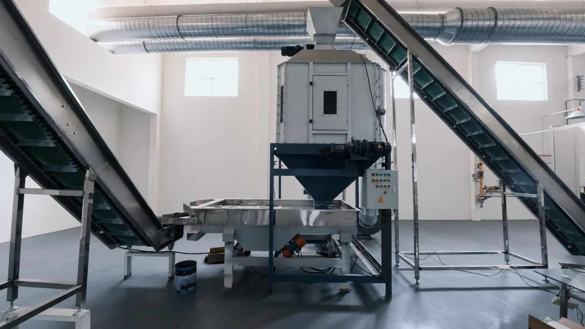 CleanPaw Island factory production line for B2B inquiry